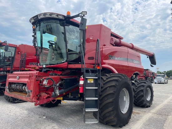 7240 CASE IH COMBINE, 2015 YR.