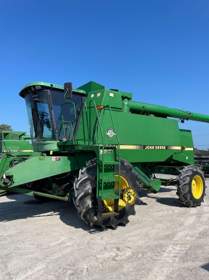 9600 JOHN DEERE COMBINE, 1997 YR.