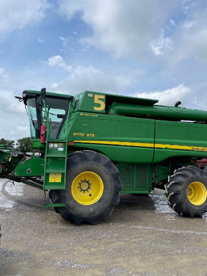 9770 STS JOHN DEERE COMBINE, 2007 YR.