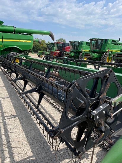 930D JOHN DEERE DRAPER PLATFORM, 2005 YR.