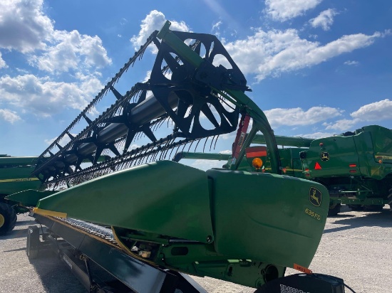 635FD JOHN DEERE FLEX DRAPER PLATFORM, 2015 YR.