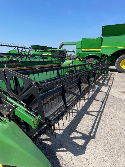 640FD JOHN DEERE FLEX DRAPER PLATFORM, 2012 YR.