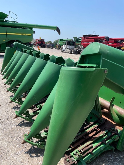 893 JOHN DEERE CORN HEAD, 2006 YR.