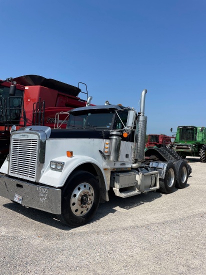 FREIGHTLINER DAY CAB SEMI TRUCK