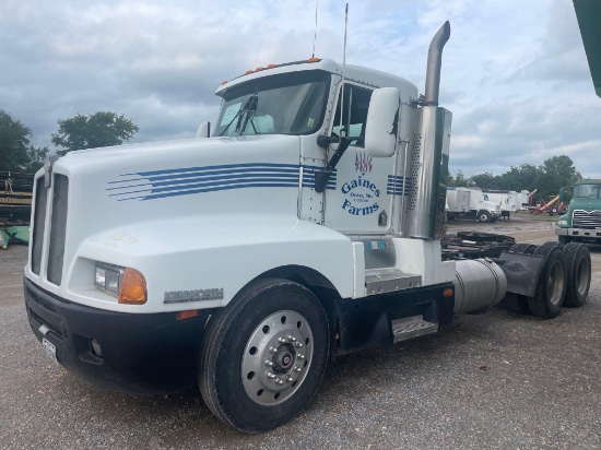 KENWORTH DAY CAB SEMI