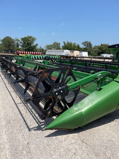 630D JOHN DEERE DRAPER PLATFORM, 2009 YR.