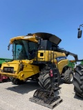 CR8090 NEW HOLLAND COMBINE