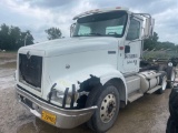 INTERNATIONAL DAY CAB SEMI TRUCK