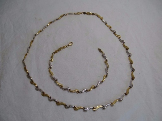 Gold necklace and Bracelet