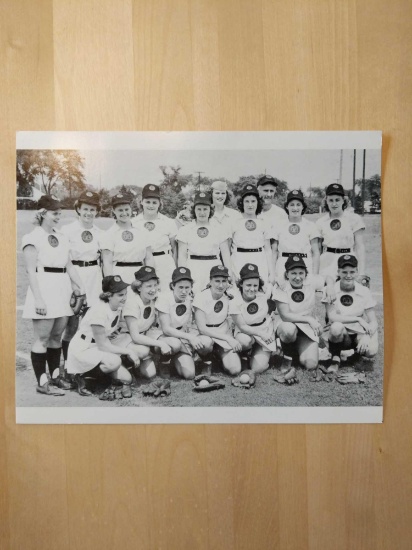 Photograph of Rockford Peaches of the AAGPBL