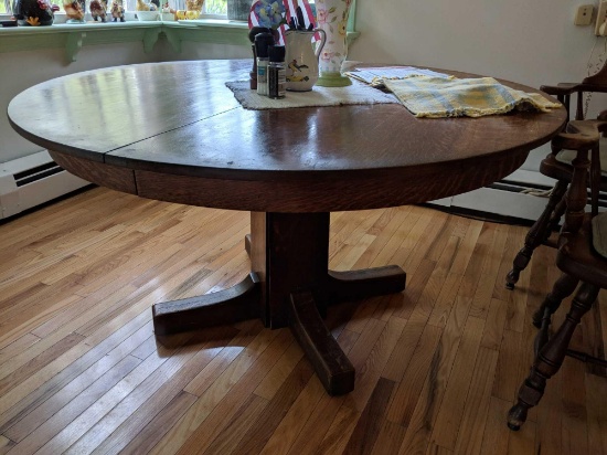 Oak pedestal table