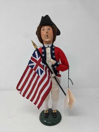 Byers' Choice Williamsburg Series Soldier with Flag, 14", 2002