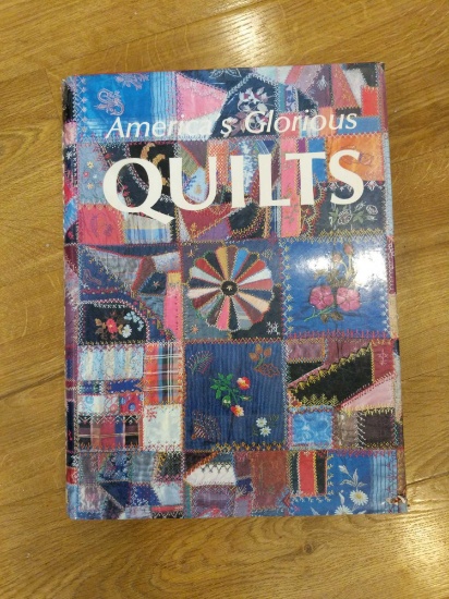 Coffee Table Book "America's Glorious Quilts"