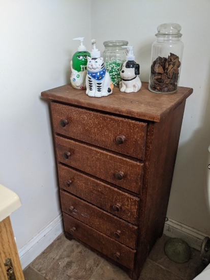 5-Drawer Small Dresser with Contents
