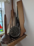 Primitives Lot incl. Stocking Form, Bed Warmer, Wooden Paddles