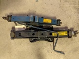 2 Scissor Jacks