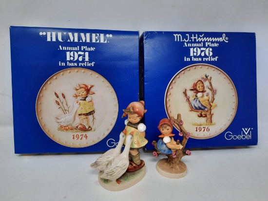 2 Hummel Plates 1974, 1976 in original boxes; 2 matching figurines
