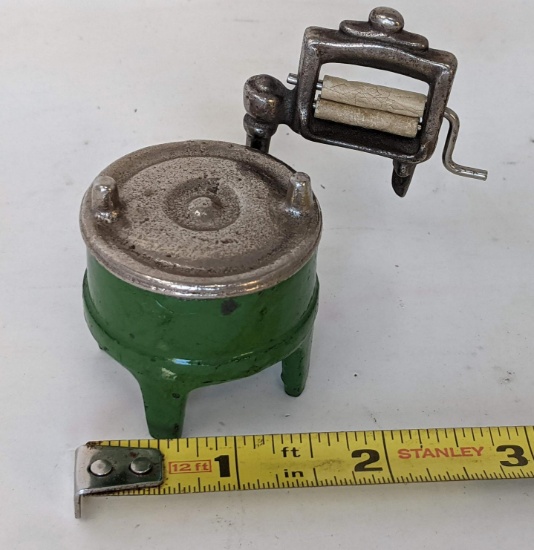 Miniature Cast Metal Wringer Washing Machine