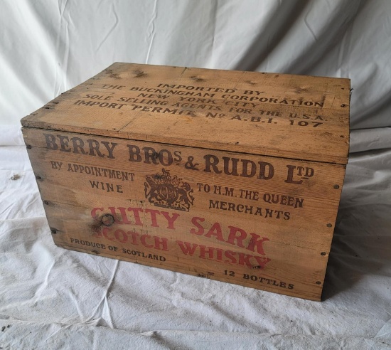 Cutty Sark Scotch Whisky Wooden Crate with Top