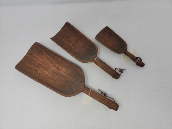 3 Graduated Sized Wooden Scoops