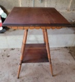 Plant Stand with Turned Leg and Scalloped Apron