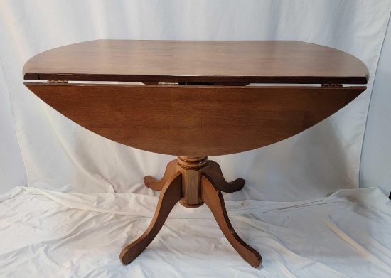 4-Footed Drop Leaf Table