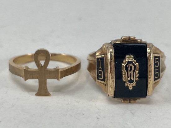 Two 10K yellow gold Rings