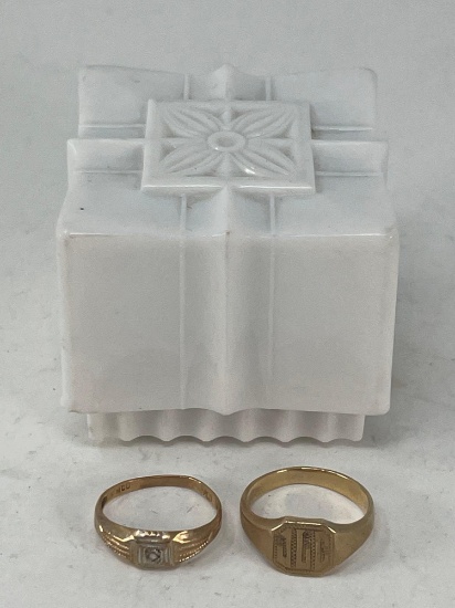 2 Children's Rings in Vintage Jewelry Gift Box