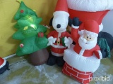 Snoopy small Santa and Christmas tree