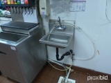 Hand washing sink