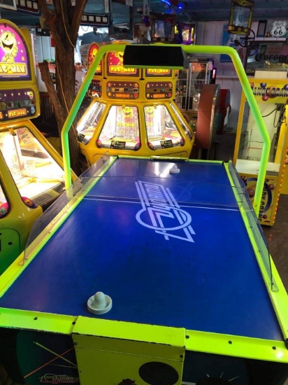 Air Hockey Table