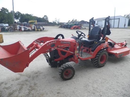 Kubota BX2380 Tractor with loader 4X4