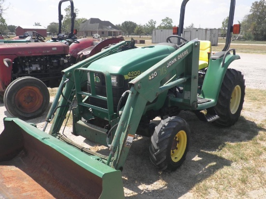 JD 4200 tractor with loader