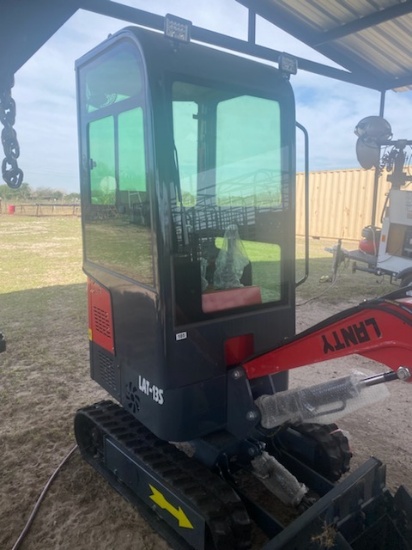 Lanty UN LAT-135 Mini excavator UN Mission Texas