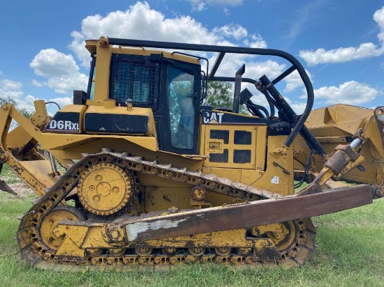 Caterpillar  2005  D6R  Dozer  CAT00D6RLAEP00562  Near Caldwell TX