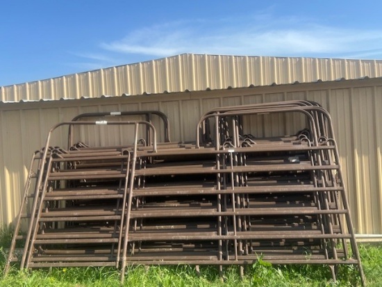 Priefert metal panel with 4ft walk thru gate Stephenville, TX