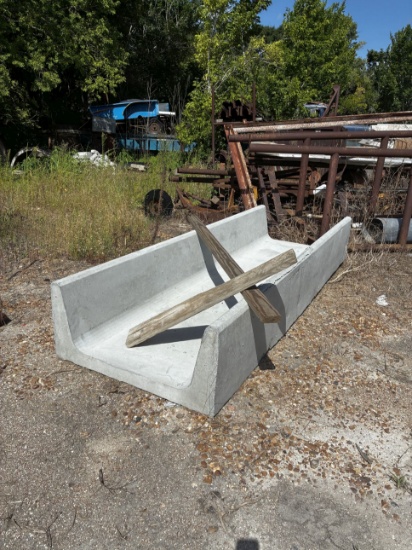 U Bunk Concrete Feed Trough Bay City, TX