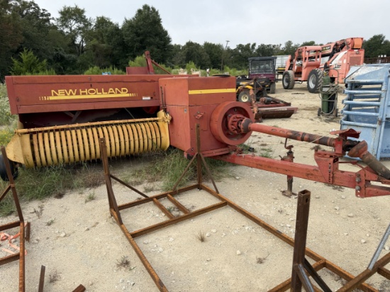 New Holland 580 Hay Baler . Franklin TX