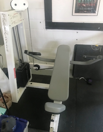 Shoulder Press/ Exercise machine/ Arm Machine