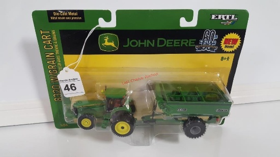 JD 8320 W/ Grain Cart 1/64 ERTL