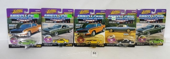 (5) Johnny Lightning Muscle Cars 1:64 (NIB )