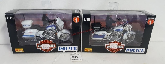 (2) Maisto HD Police Motorcycles 1:18 (NIB )