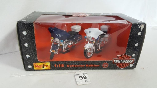 (2) Maisto HD Police Motorcycles 1:18 (NIB )