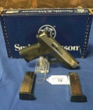 Smith & Wesson SD40VE .40 S&W Pistol MIB