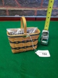 2000 JW Collection Mini Bread and Milk Basket