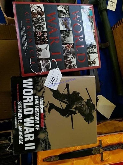 2 WW2 Chronicle Books