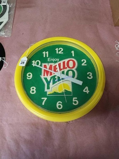 Vintage Mello Yello Clock  (Works!!)