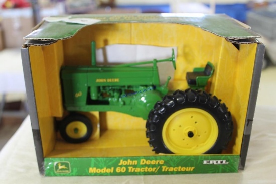 1/16 Ertyl John Deere Model 60 Tractor MIB