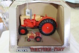 1/16 Ertyl Case Model 600 Tractor MIB