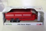 1/16 Ertyl Case PTO Barge Wagon MIB